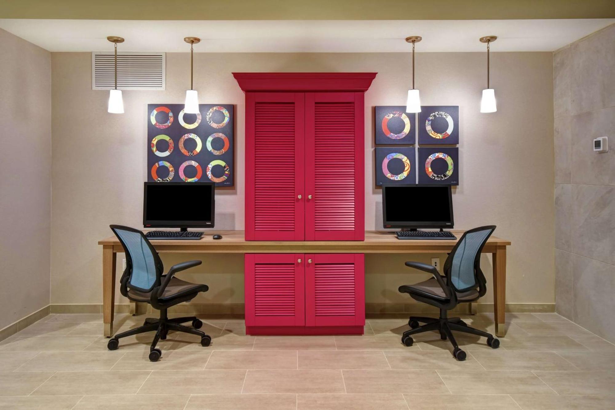 Home2 By Hilton Minneapolis 3*